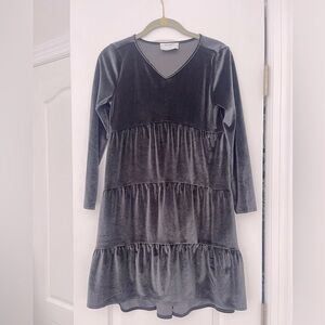 Old Navy Charcoal Gray Tiered Velvet V Neck Long Sleeve Dress Girls Sz L (10-12)